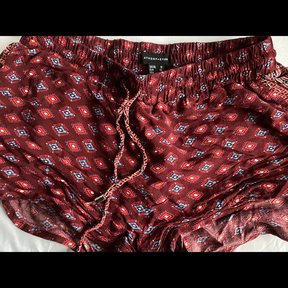 Fun pattern shorts size 6